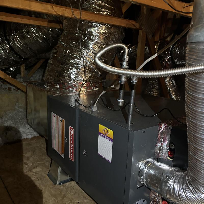 Goodman 4 ton horizontal furnace with gas line