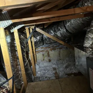 R6 insulated flexible ducts in attic space