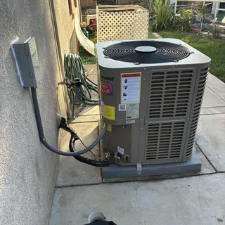 Innovair 5 ton 20 SEER heat pump with disconnect box