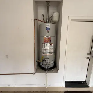 Bradford White 50-gal gas water heater with expansion tank
